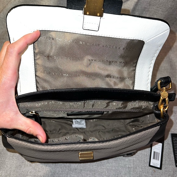 NWT MARC BY MARC JACOBS Color Block Crossbody White/Taupe/Black gold details - Picture 5 of 11